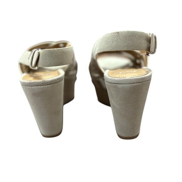 Marc Fisher‎ Bloom Grommet Light Natural Suede Wedge Slingback Sandals Size 7.5 - Picture 4 of 11